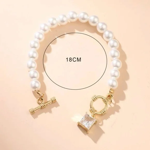 NEW Gorgeous Faux Pearl Beaded Bracelet - Picture 3 of 3